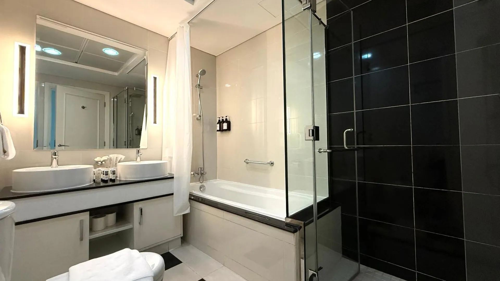 Apartment Stylish 1Br, 2Min To Dubai Mall